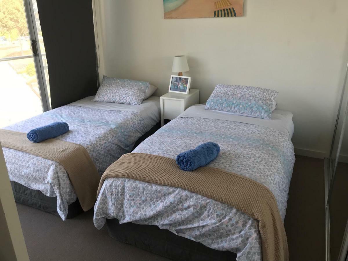 Marina View Apartment On The Maribyrnong River, Melbourne Esterno foto